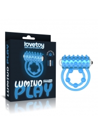 Голубое, светящееся в темноте виброкольцо Lumino Play Vibrating Penis Ring - Lovetoy - в Златоусте купить с доставкой