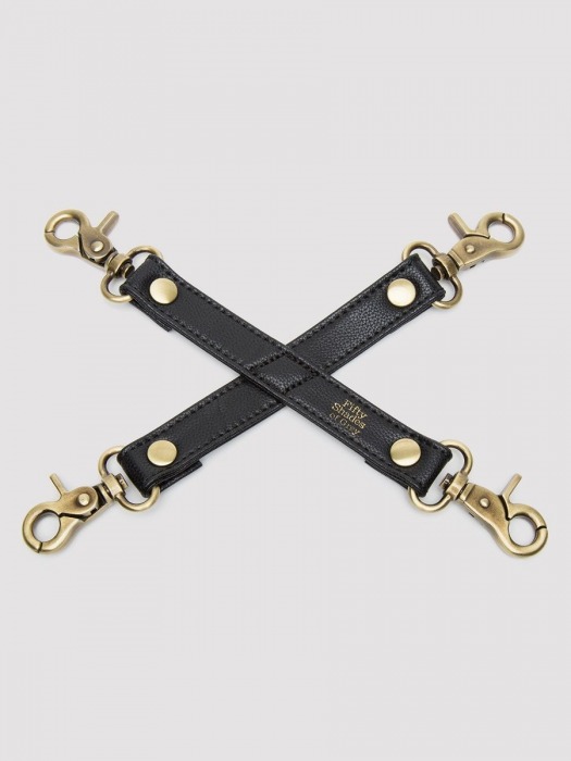 Черный фиксатор для манжет Bound to You Faux Leather Hogtie - Fifty Shades of Grey - купить с доставкой в Златоусте