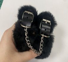 Черные наручники на цепи с меховой опушкой - Лунный свет - купить с доставкой в Златоусте